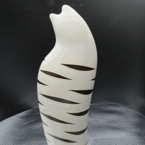 ART DECO CERAMIC STRIPED BLACK & WHITE CAT. 10.5 INCHES TALL. - Picture 2 of 6
